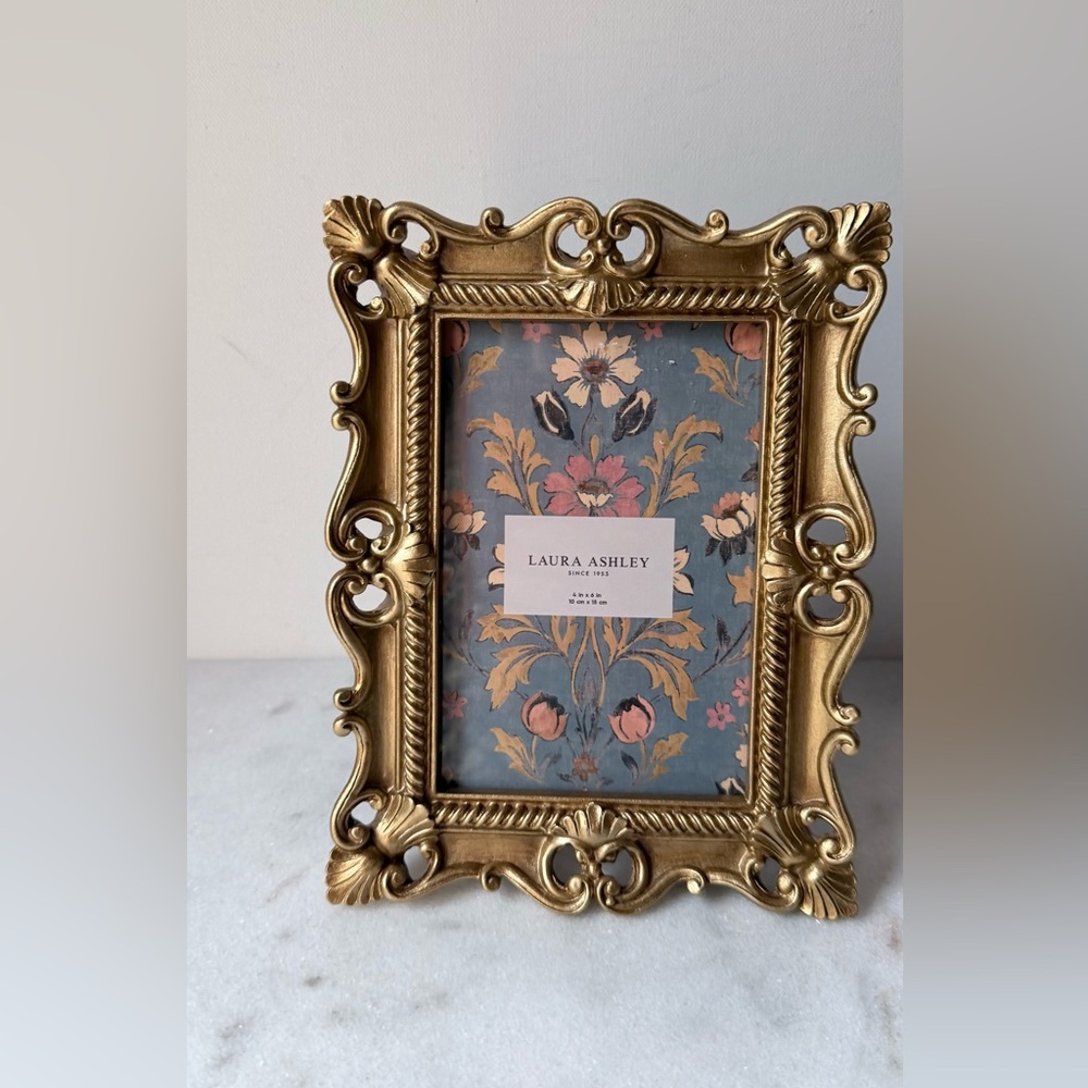 Laura Ashley Elegant Gold ornate Picture Frame for 4”x6” photo - Picture 2 of 9